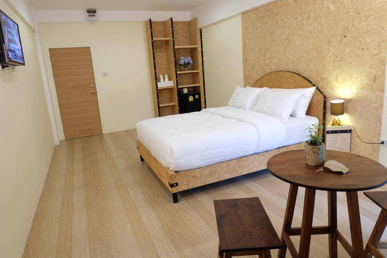 Area 69 Aparthotel Bangkok Exterior photo
