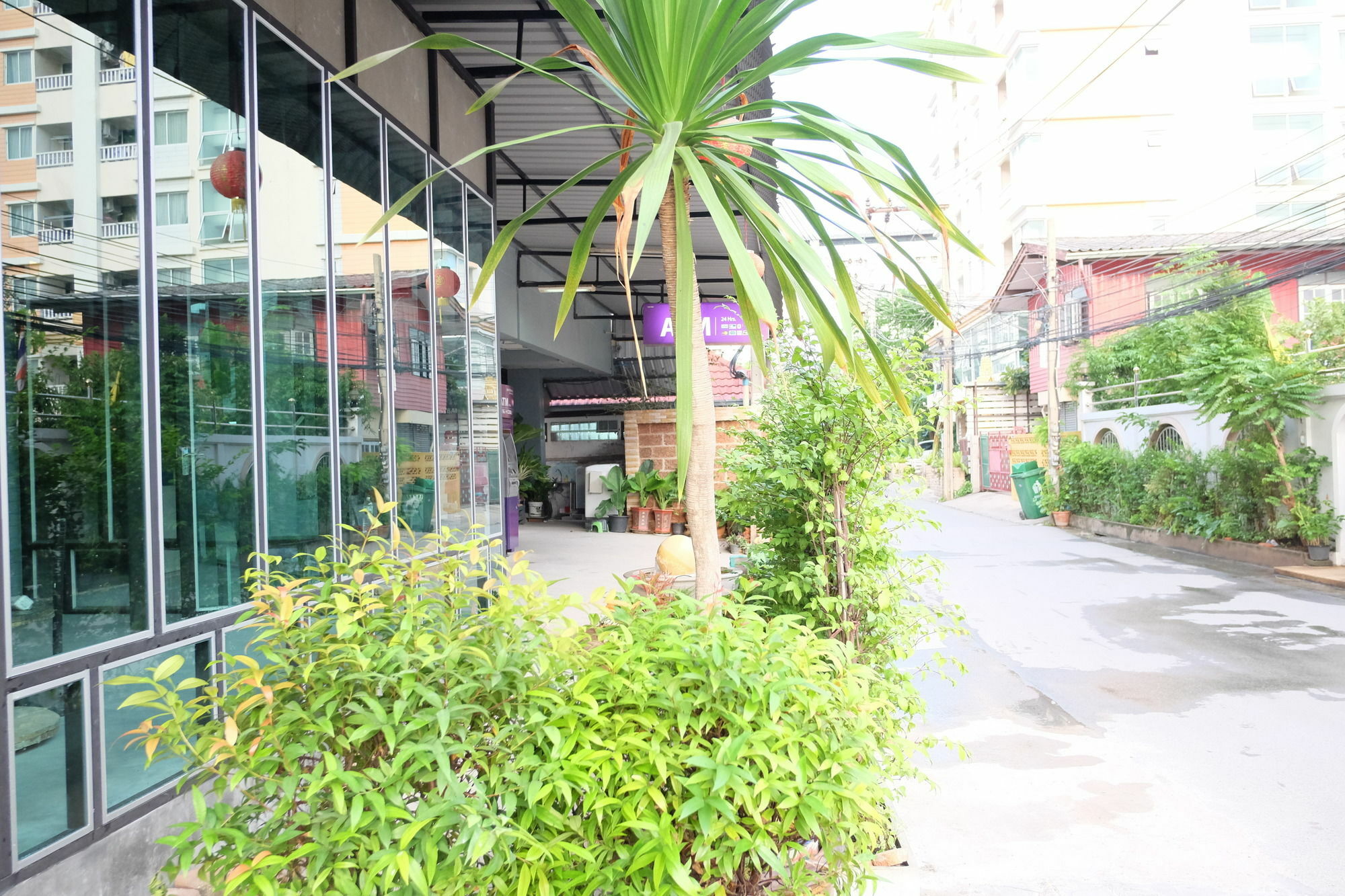 Area 69 Aparthotel Bangkok Exterior photo