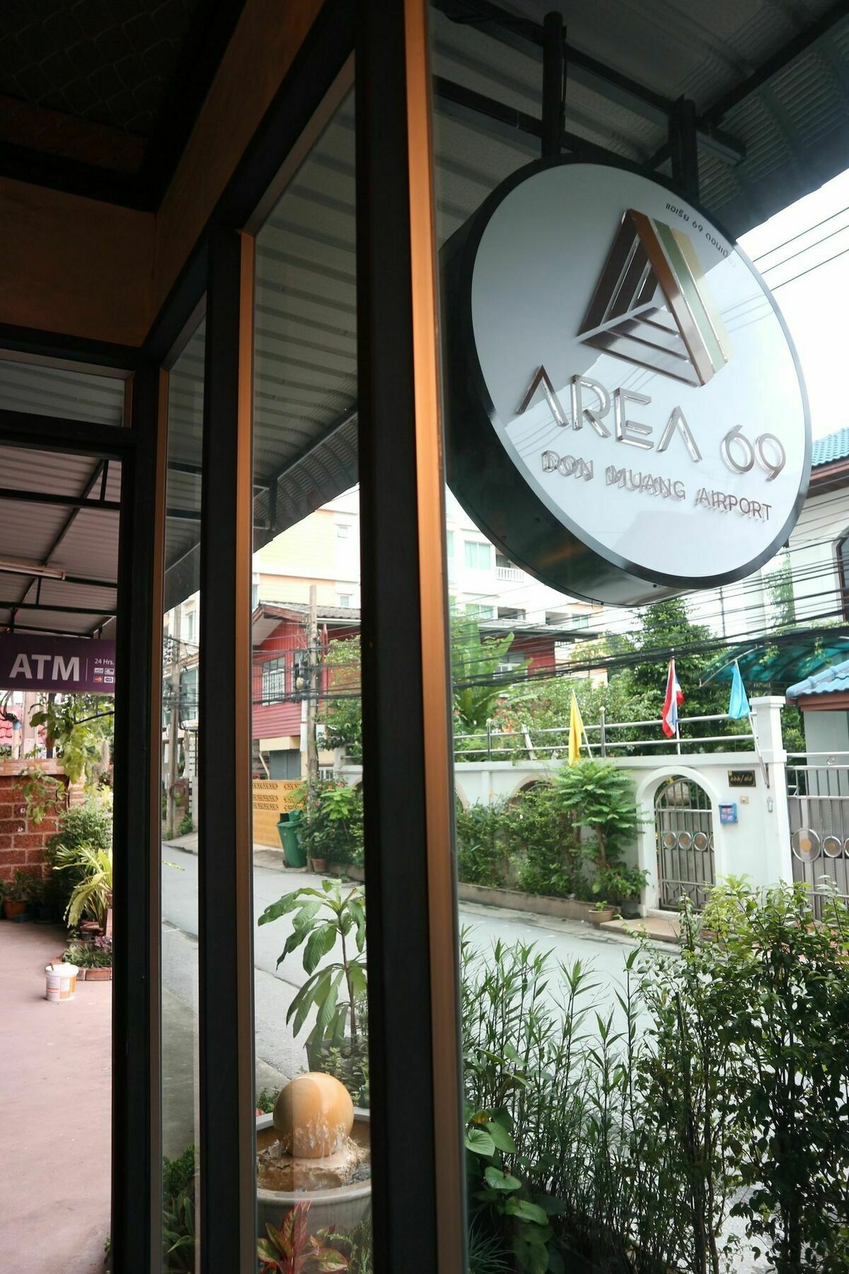 Area 69 Aparthotel Bangkok Exterior photo